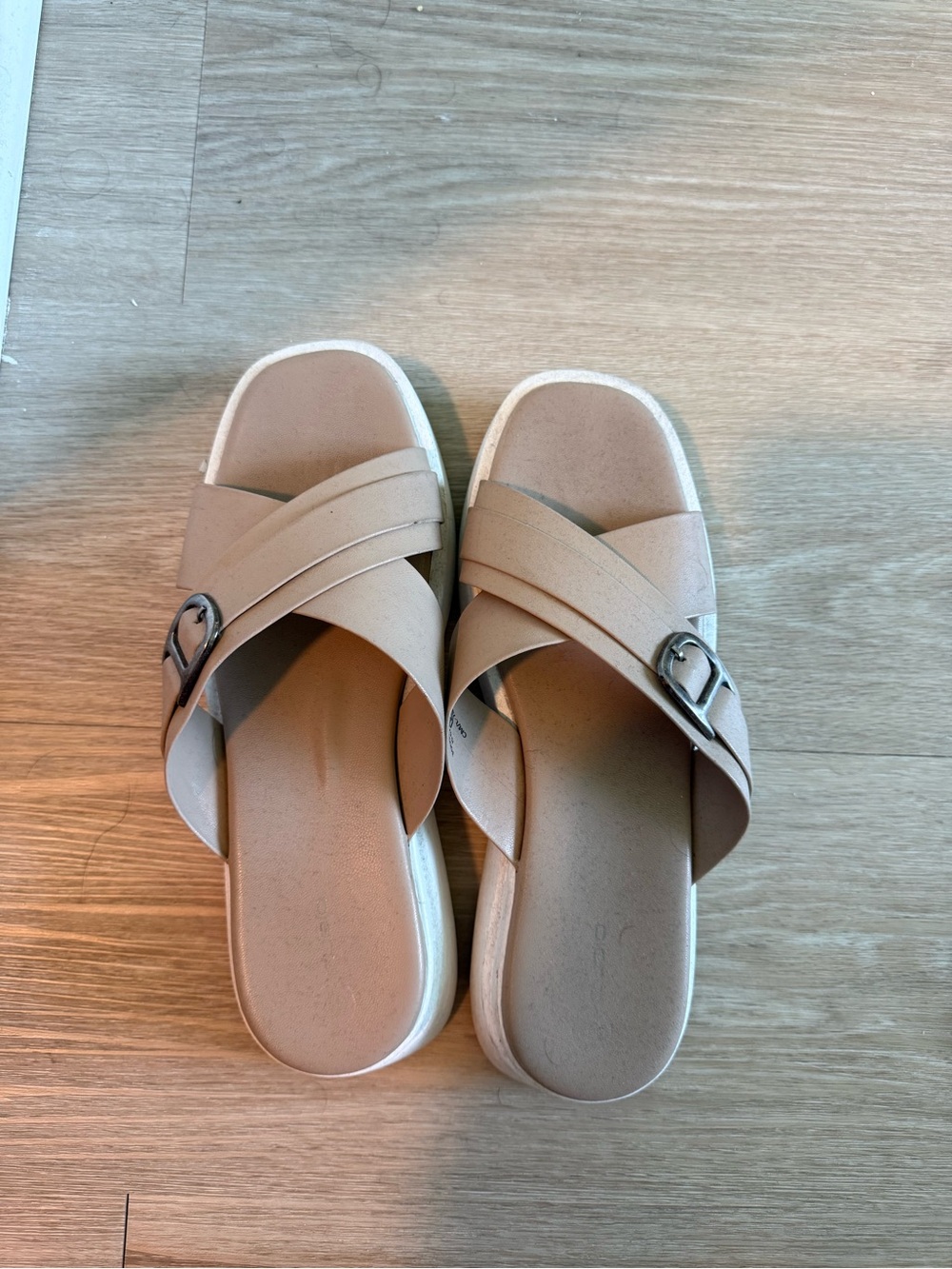 Women’s Tan Crisscross Slide Sandals with Buckle Accent